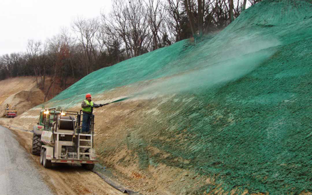 Reklamasi Hydroseeding Upaya Penyelamatan Daratan